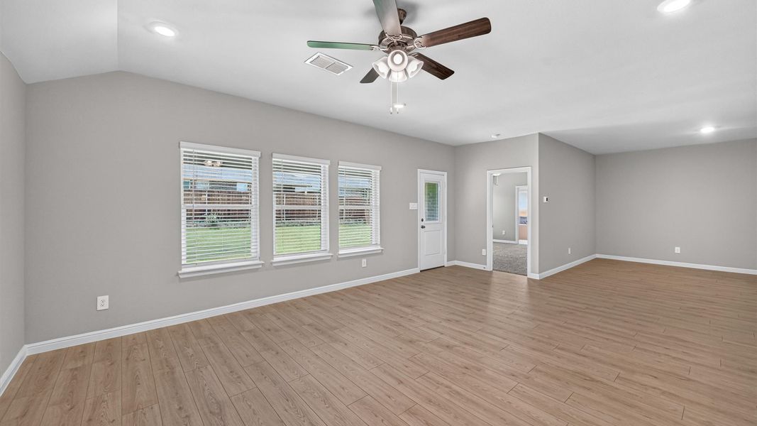 Representative unfurnished interior of a home built from the Emory by D.R. Horton in Lakeview Pointe, Midlothian (Image 17).
