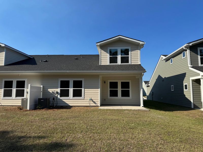 Exterior details and patio area of a home in , Ravenel (Image 4).