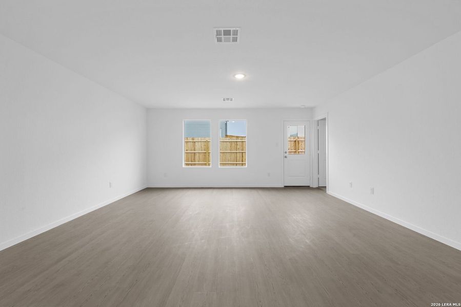 Spacious, unfurnished interior of a new home in Voss Farms, New Braunfels (Image 17).