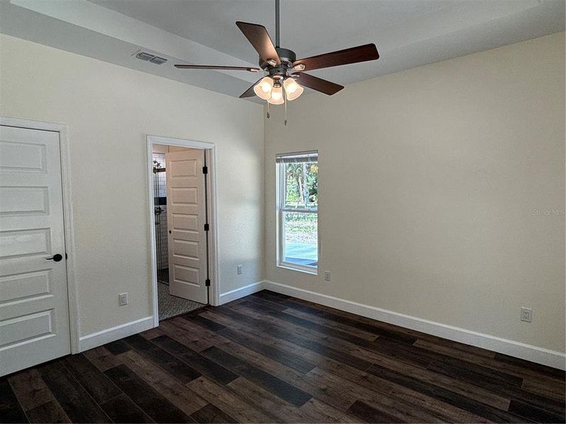 Spacious, unfurnished interior of a new home in , Micanopy (Image 15).