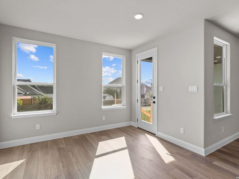 Spacious, unfurnished interior of a new home in Potranco Oaks, Castroville (Image 33).