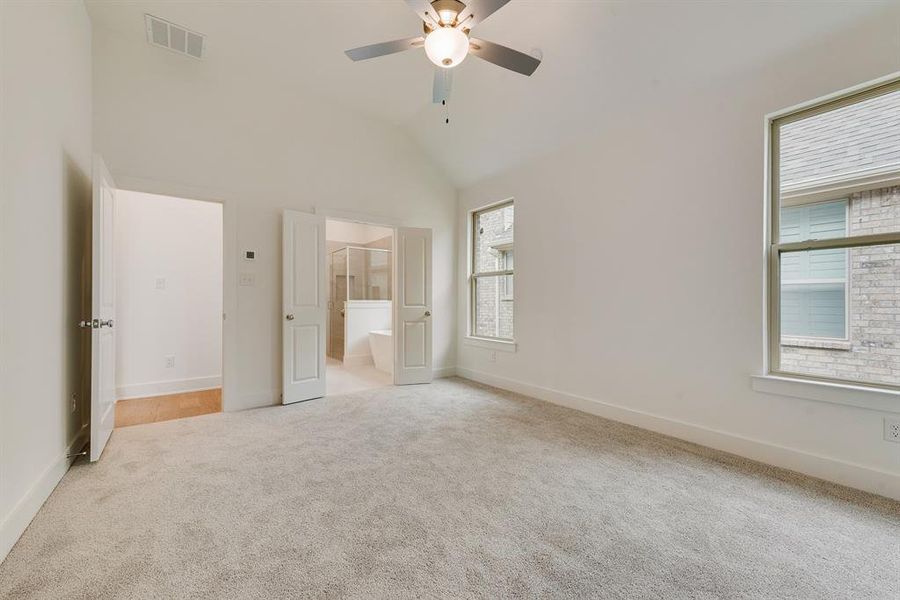 Spacious, unfurnished interior of a new home in Edgewater, Fate (Image 33).