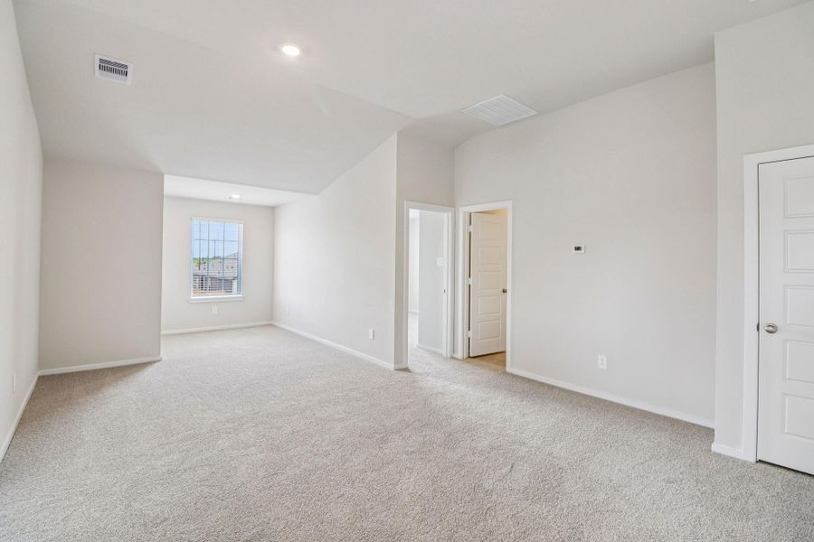 Spacious, unfurnished interior of a new home in Pine Lake Cove - Premier Series, Montgomery (Image 20).