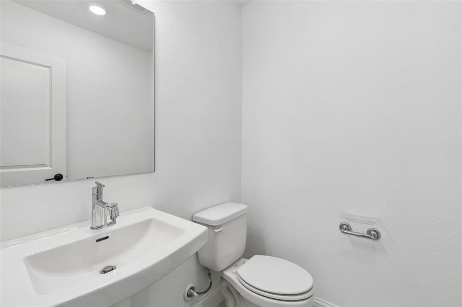 Furnished interior view inside a new home in Fields Villas - Darling Homes, Frisco (Image 26).