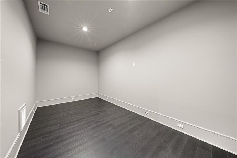 Spacious, unfurnished interior of a new home in , Sandy Springs (Image 64).