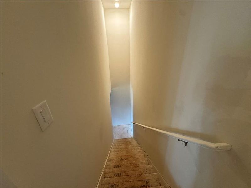 Spacious, unfurnished interior of a new home in Rosewood Lake Preserve, Hoschton (Image 15).
