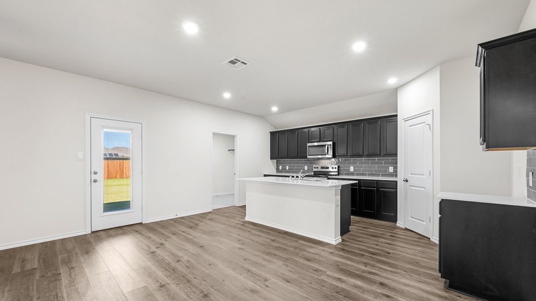 Furnished interior view inside a new home in Saddlebrook, Waxahachie (Image 12).