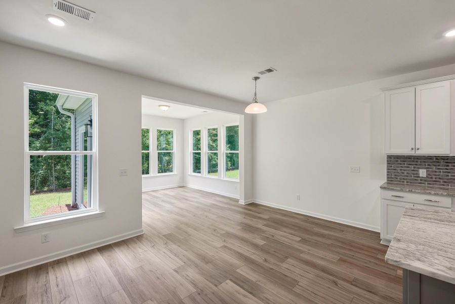 Spacious, unfurnished interior of a new home in Oakley Pointe, Moncks Corner (Image 18).
