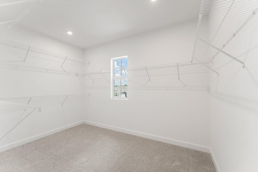 Spacious, unfurnished interior of a new home in Tradition - Cadence, Port St. Lucie (Image 9).