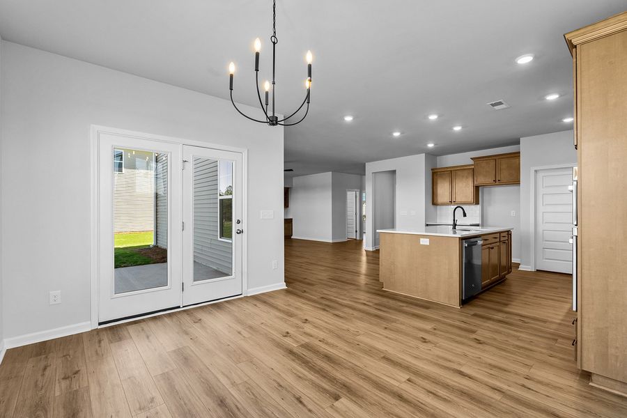 Spacious, unfurnished interior of a new home in Fieldstone, Lexington (Image 25).