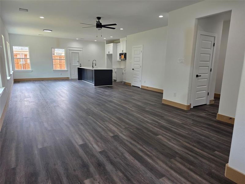 Spacious, unfurnished interior of a new home in , Dallas (Image 11).