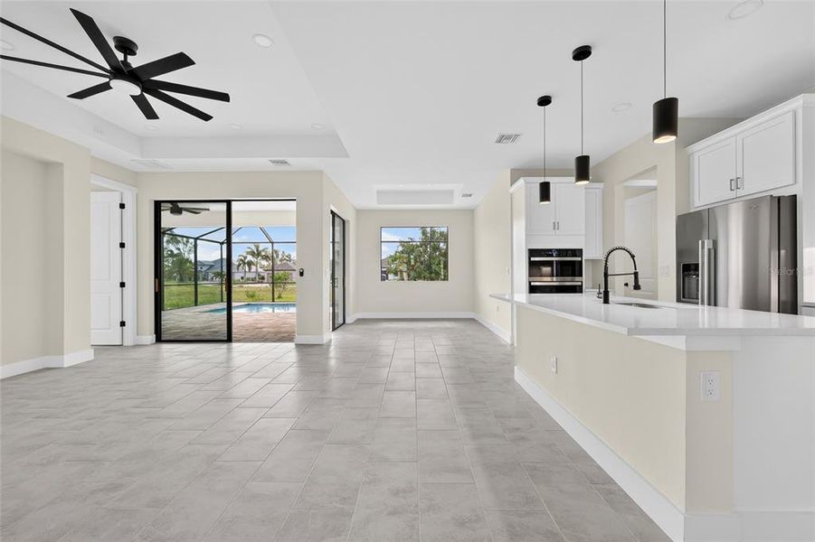 Spacious, unfurnished interior of a new home in , Cape Coral (Image 18).