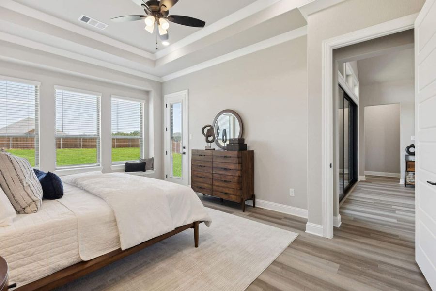 Furnished interior view inside a new home in Oaks of North Grove, Waxahachie (Image 10).
