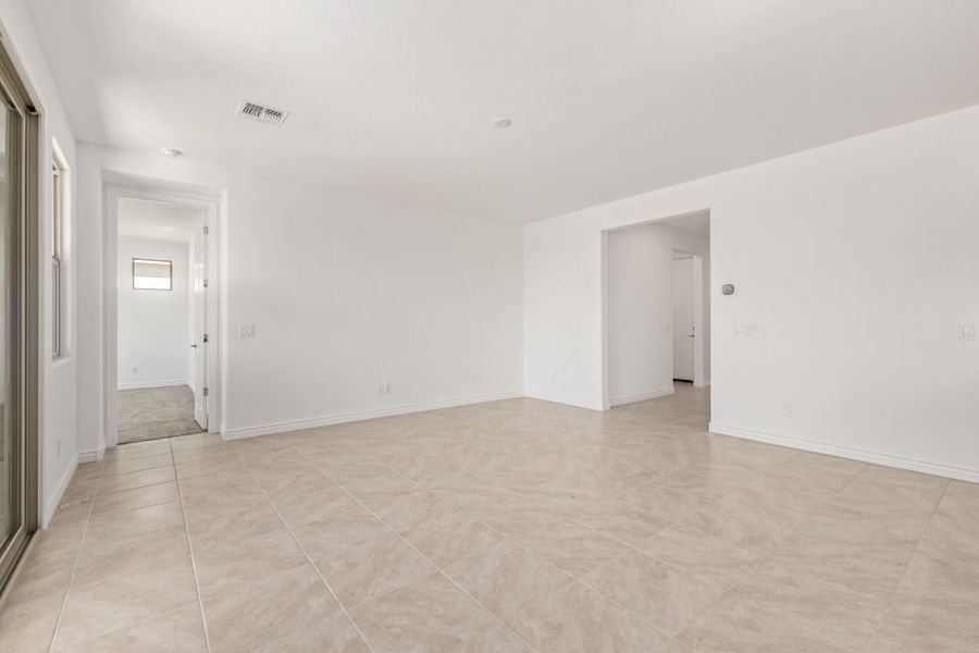 Spacious, unfurnished interior of a new home in Miravida, Surprise (Image 10).