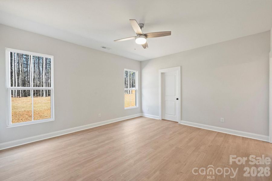 Spacious, unfurnished interior of a new home in , Lincolnton (Image 39).