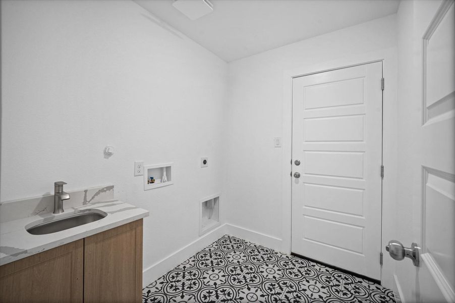 Furnished interior view inside a new home in , Willis (Image 27).