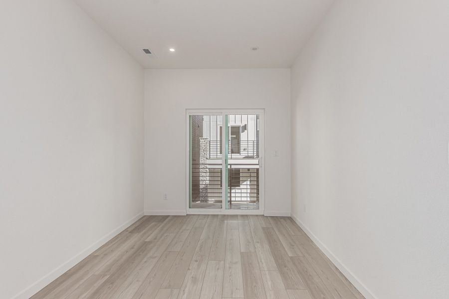 Spacious, unfurnished interior of a new home in Parkside at Victory Ridge, Colorado Springs (Image 16).