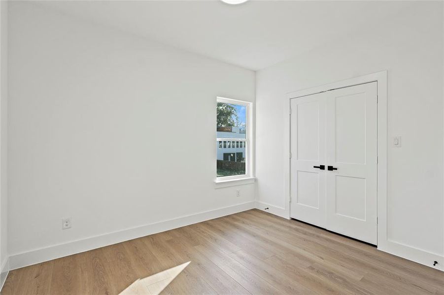 Spacious, unfurnished interior of a new home in , Dallas (Image 25).