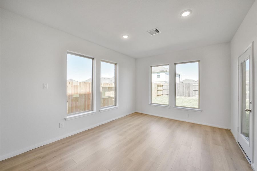 Spacious, unfurnished interior of a new home in Stone Creek Ranch, Hockley (Image 21). Spacious, unfurnished interior of a new home in Stone Creek Ranch, Hockley (Image 21).