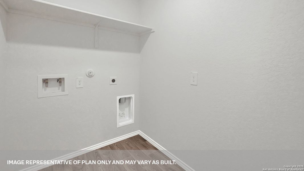 Spacious, unfurnished interior of a new home in Arroyo Ranch, Seguin (Image 18). Spacious, unfurnished interior of a new home in Arroyo Ranch, Seguin (Image 18).