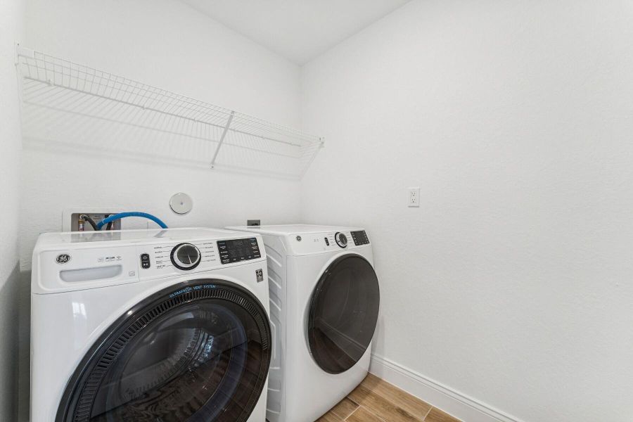 Spacious, unfurnished interior of a new home in , Stuart (Image 33).