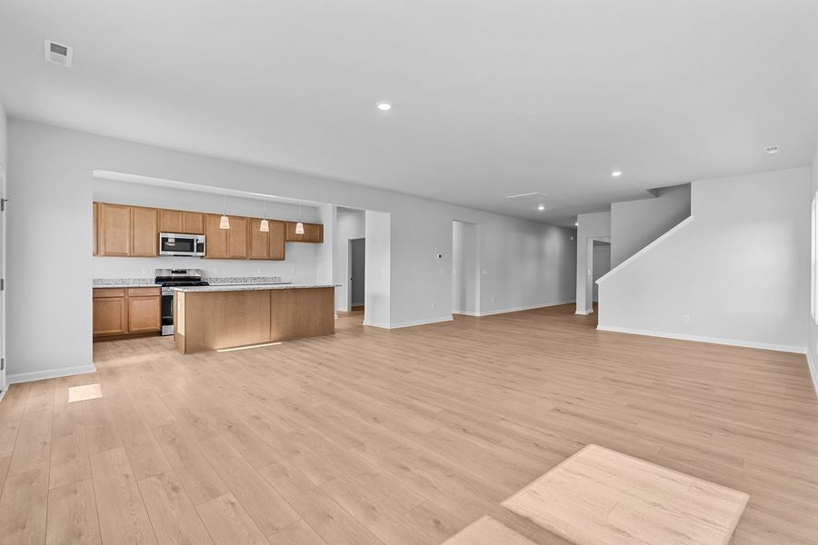 Spacious, unfurnished interior of a new home in Hanes Lake, Winston-Salem (Image 26).