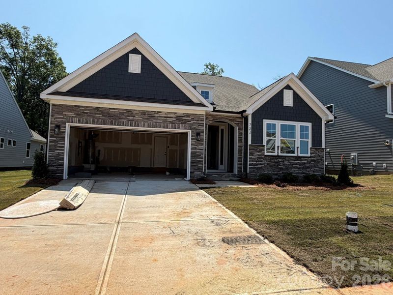 Homesite 130 features an Avery F floorplan Homesite 130 features an Avery F floorplan
