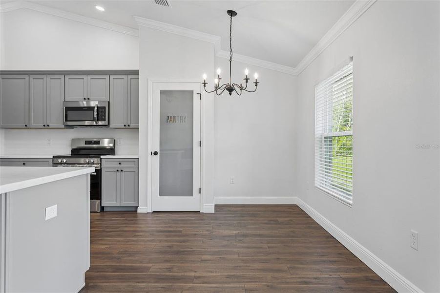 Spacious, unfurnished interior of a new home in , Weeki Wachee (Image 19).