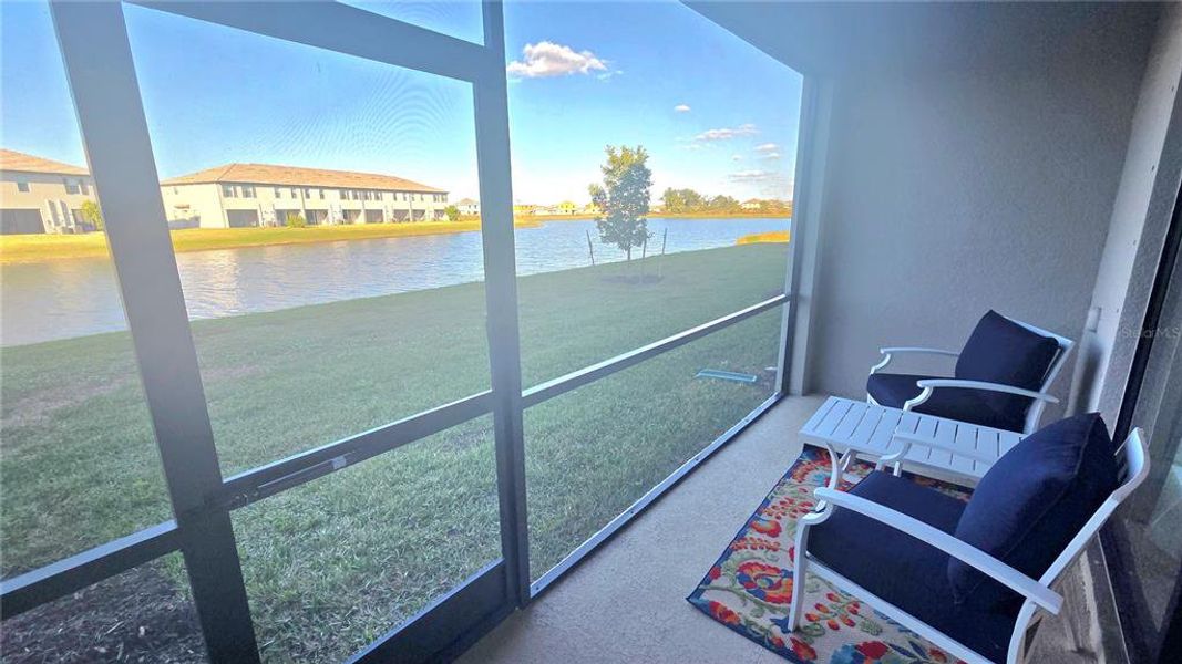 Exterior details and patio area of a home in , Bradenton (Image 3).