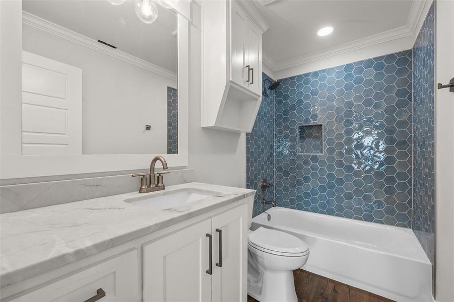 Furnished interior view inside a new home in , Lorena (Image 12).