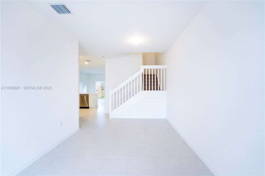 Spacious, unfurnished interior of a new home in , Lauderhill (Image 20).