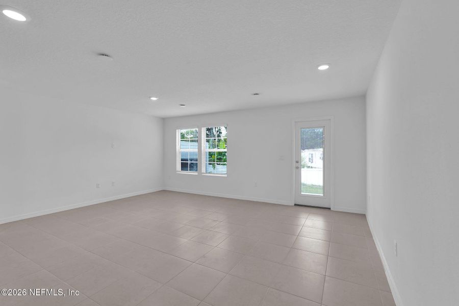 Spacious, unfurnished interior of a new home in , Jacksonville (Image 17).