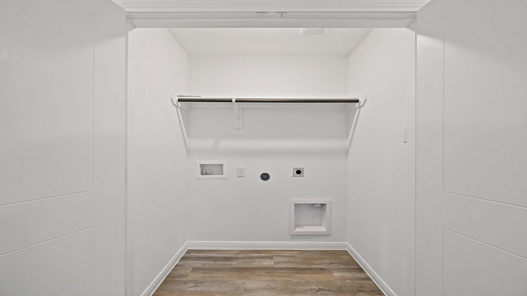 Spacious, unfurnished interior of a new home in McCrorey Trails, Conroe (Image 11).