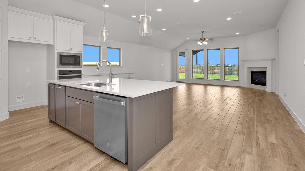 Furnished interior view inside a new home in Valencia, Manvel (Image 8).