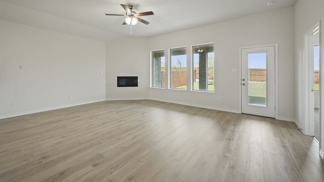 Representative unfurnished interior of a home built from the Echelon by D.R. Horton in The Woods at Lindsey Place, Anna (Image 9). Representative unfurnished interior of a home built from the Echelon by D.R. Horton in The Woods at Lindsey Place, Anna (Image 9).