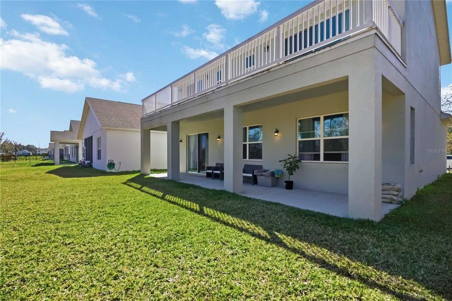 Exterior details and patio area of a home in Blue Diamond , Orlando (Image 31).