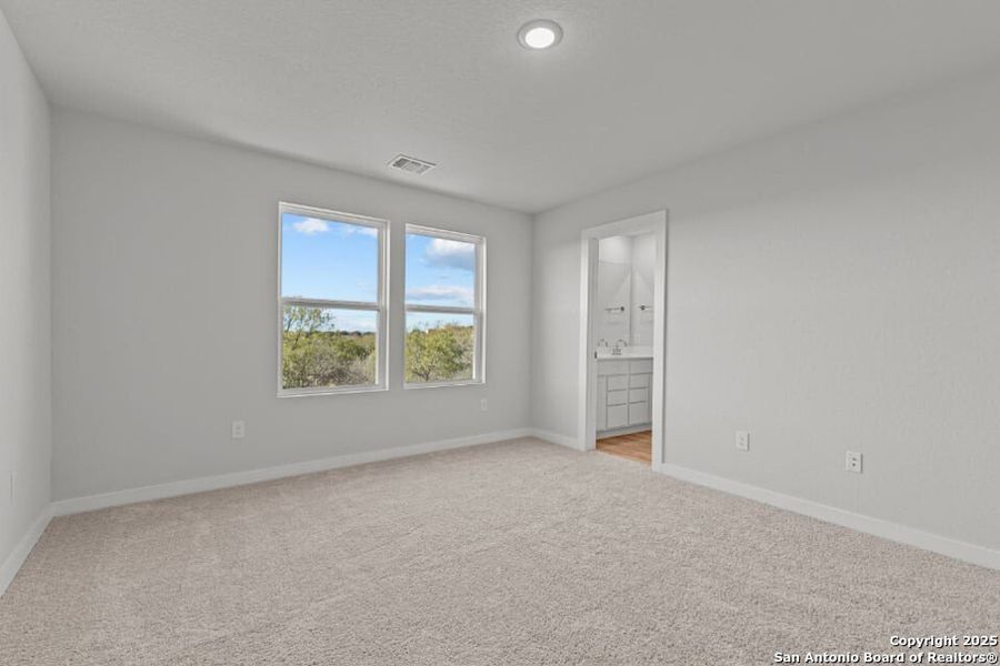 Spacious, unfurnished interior of a new home in Millican Grove, San Antonio (Image 16).
