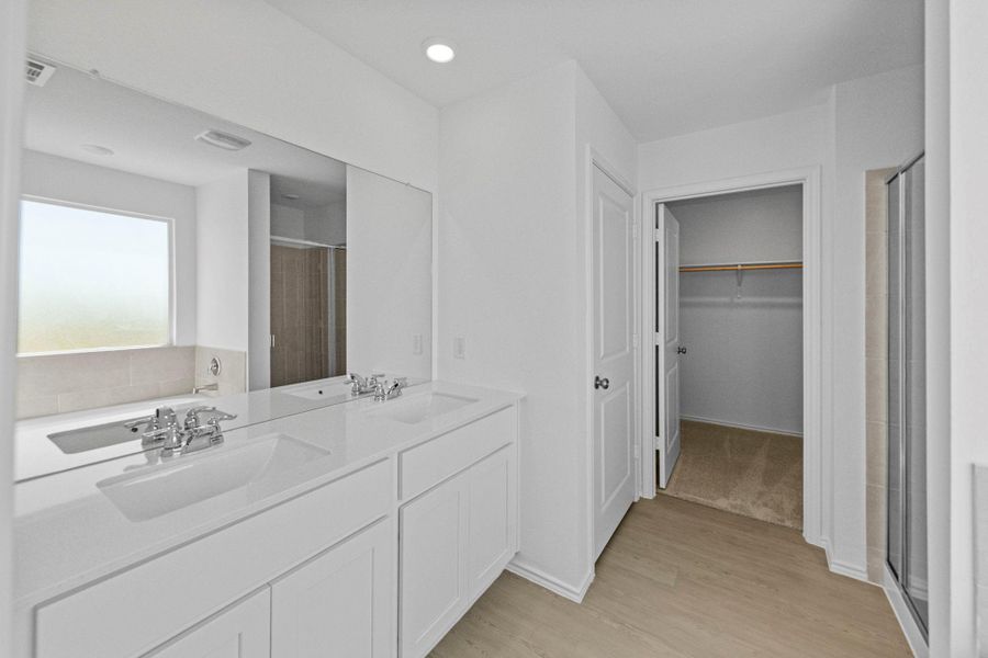 Furnished interior view inside a new home in Sunset Oaks: Ridgepointe Collection, Maxwell (Image 8). Furnished interior view inside a new home in Sunset Oaks: Ridgepointe Collection, Maxwell (Image 8).