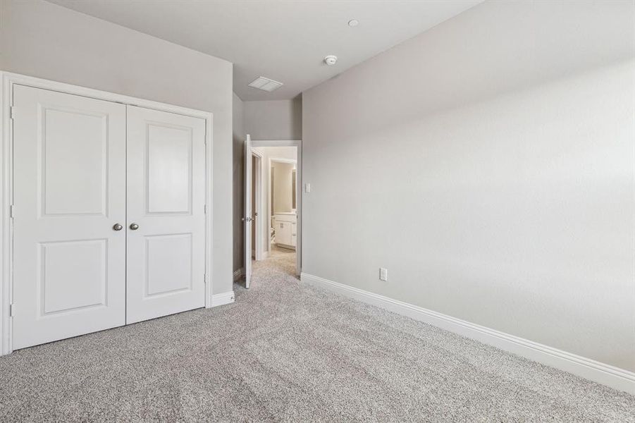 Spacious, unfurnished interior of a new home in Villas of Middleton, Plano (Image 17). Spacious, unfurnished interior of a new home in Villas of Middleton, Plano (Image 17).