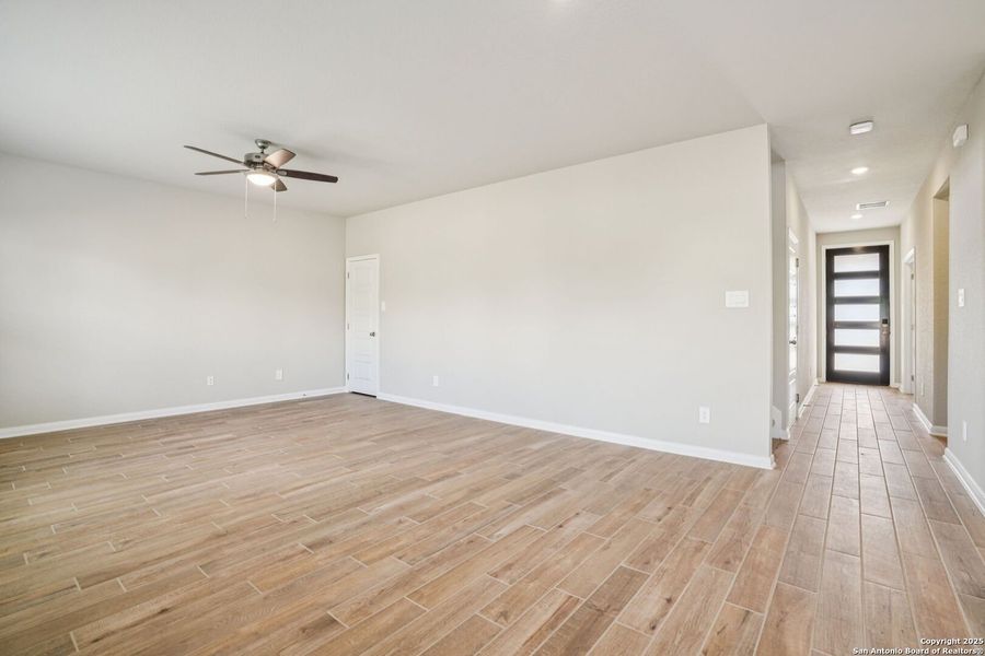 Spacious, unfurnished interior of a new home in Royal Crest, San Antonio (Image 40). Spacious, unfurnished interior of a new home in Royal Crest, San Antonio (Image 40).