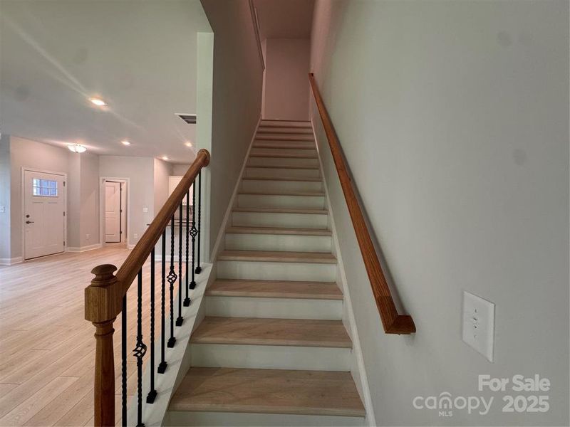 Spacious, unfurnished interior of a new home in Pine Trace, Gastonia (Image 14). Spacious, unfurnished interior of a new home in Pine Trace, Gastonia (Image 14).