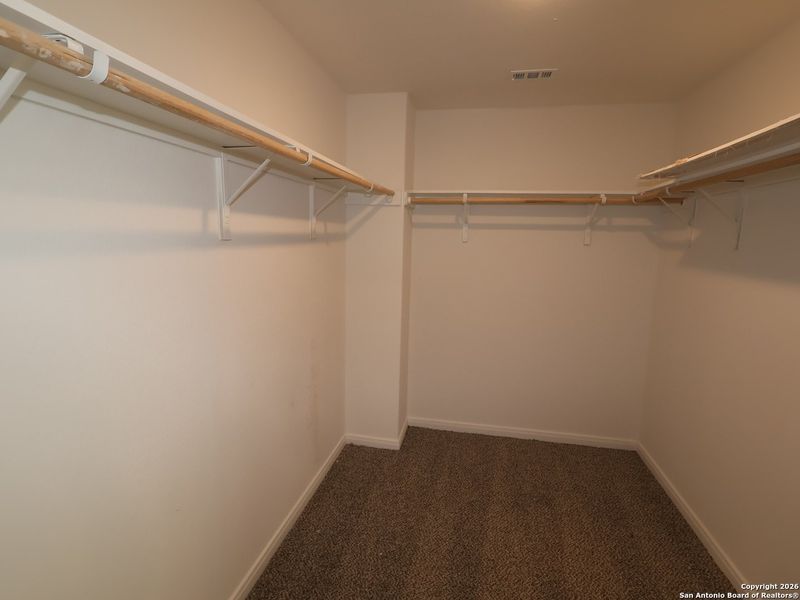 Spacious, unfurnished interior of a new home in Park Place, New Braunfels (Image 25).