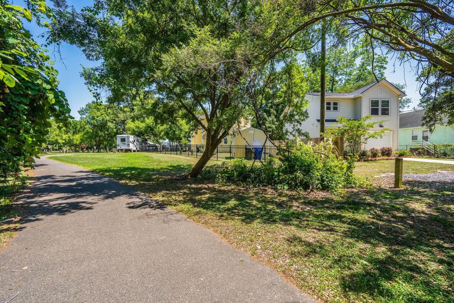 Natural landscape and outdoor views near in Charleston (Image 31). Natural landscape and outdoor views near in Charleston (Image 31).