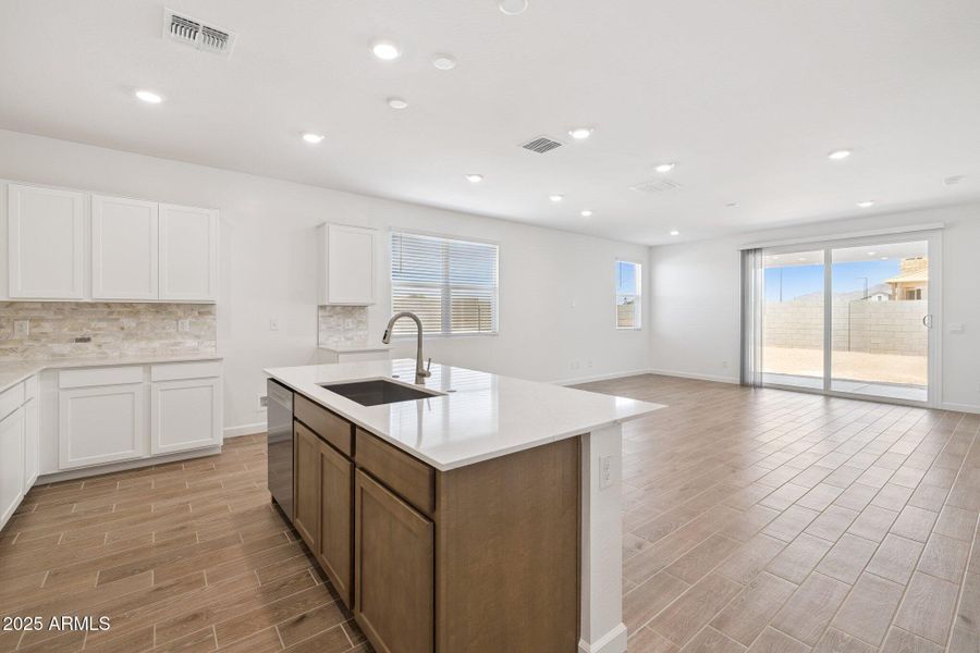 8-web-or-mls-24254-w-hacienda-ave-lot-22