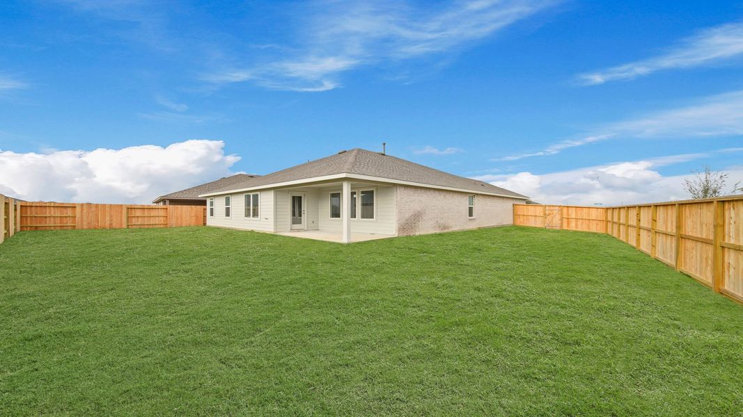 Exterior details and patio area of a home in River Ranch Meadows, Dayton (Image 18).