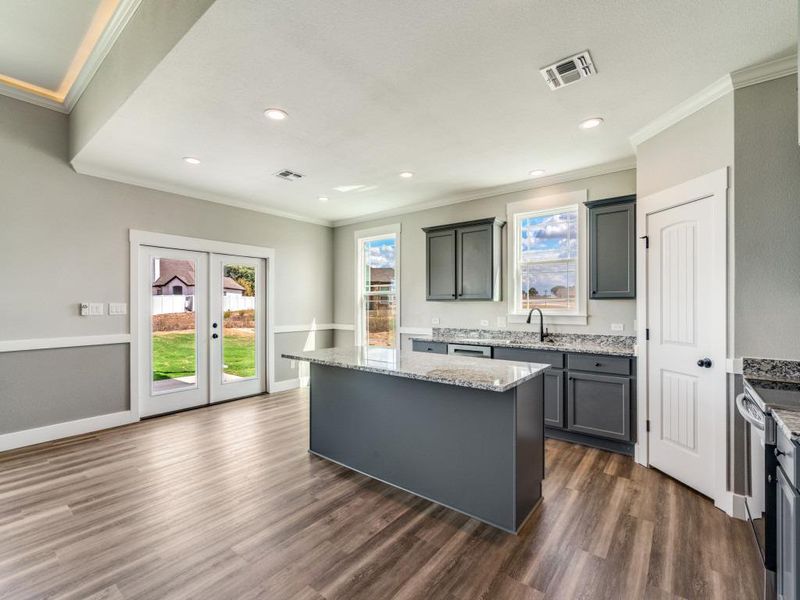 Furnished interior view inside a new home in Las Palomas Country Club Estates, La Vernia (Image 11).