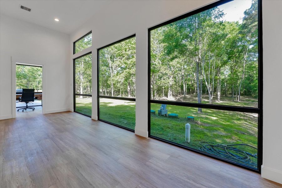 Spacious, unfurnished interior of a new home in , Conroe (Image 19). Spacious, unfurnished interior of a new home in , Conroe (Image 19).