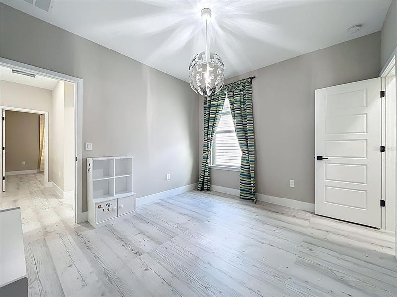 Spacious, unfurnished interior of a new home in , Winter Garden (Image 52).