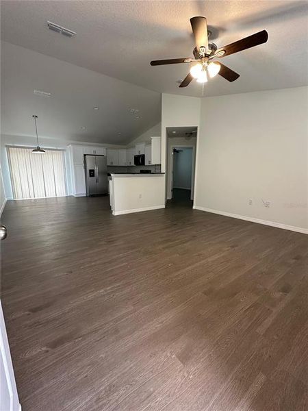 Spacious, unfurnished interior of a new home in , Ocala (Image 14).