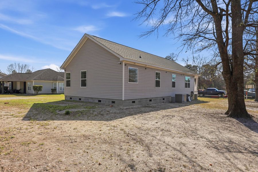 Exterior details and patio area of a home in , Walterboro (Image 22).